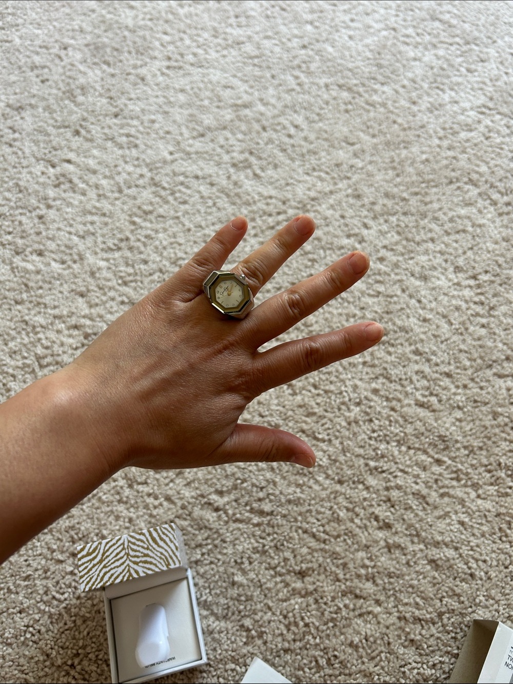 Jessica Simpson elastic ring watch